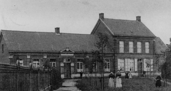 Gemeenteschool met schoolhuis Lichtaart