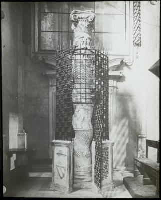 Rome: St. [Loire]: colonne sur laquelle le sauveur [s' appuyait ] quand il [enscignait] dans le [temple]