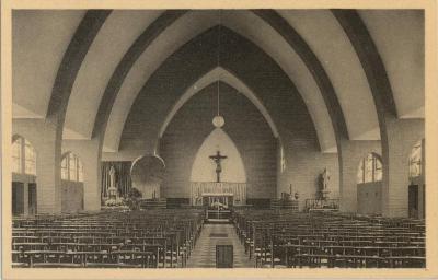 Turnhout - Oost Kerk van het Goddelijk Kind Jezus Binnenzicht. Arch. G. Van Meel en K. Steenackers
