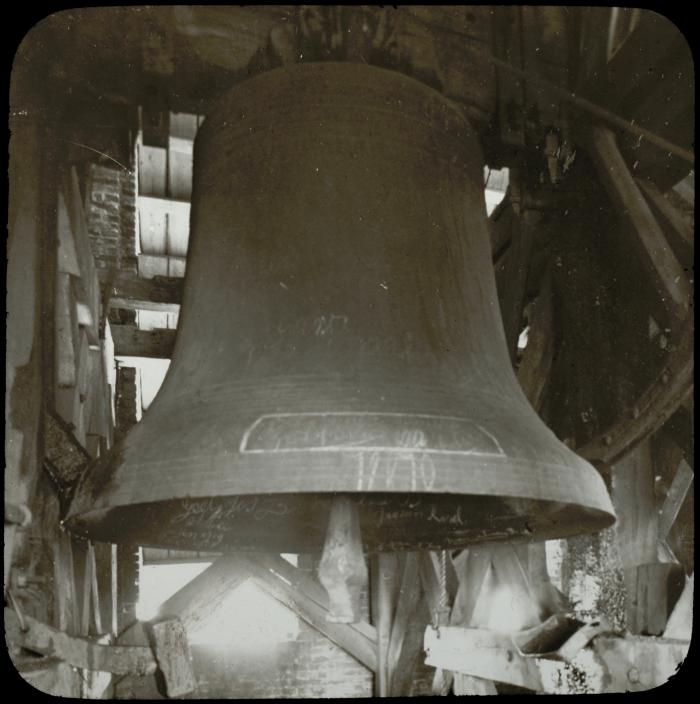 Kempen kunst:St. Pieterskerk - mariaklok