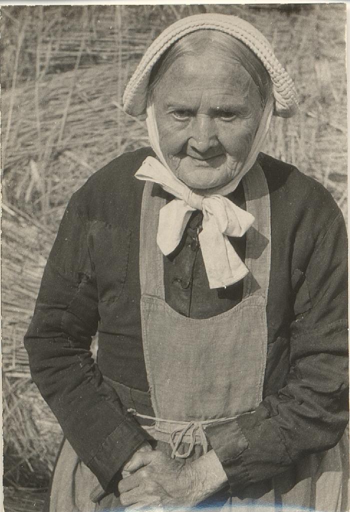 Kempische boerin in klederdracht