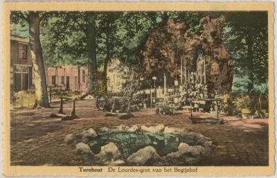 Turnhout De Lourdes-grot van het Begijnhof