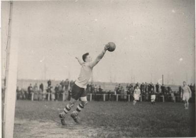 F.C. Turnhout in 1936-1937. 6 mei 1937: Turnhout-Standard 5-3.