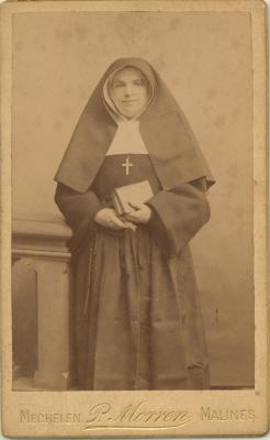 Portretten ongeïdentificeerd / geestelijkheid / vrouwen