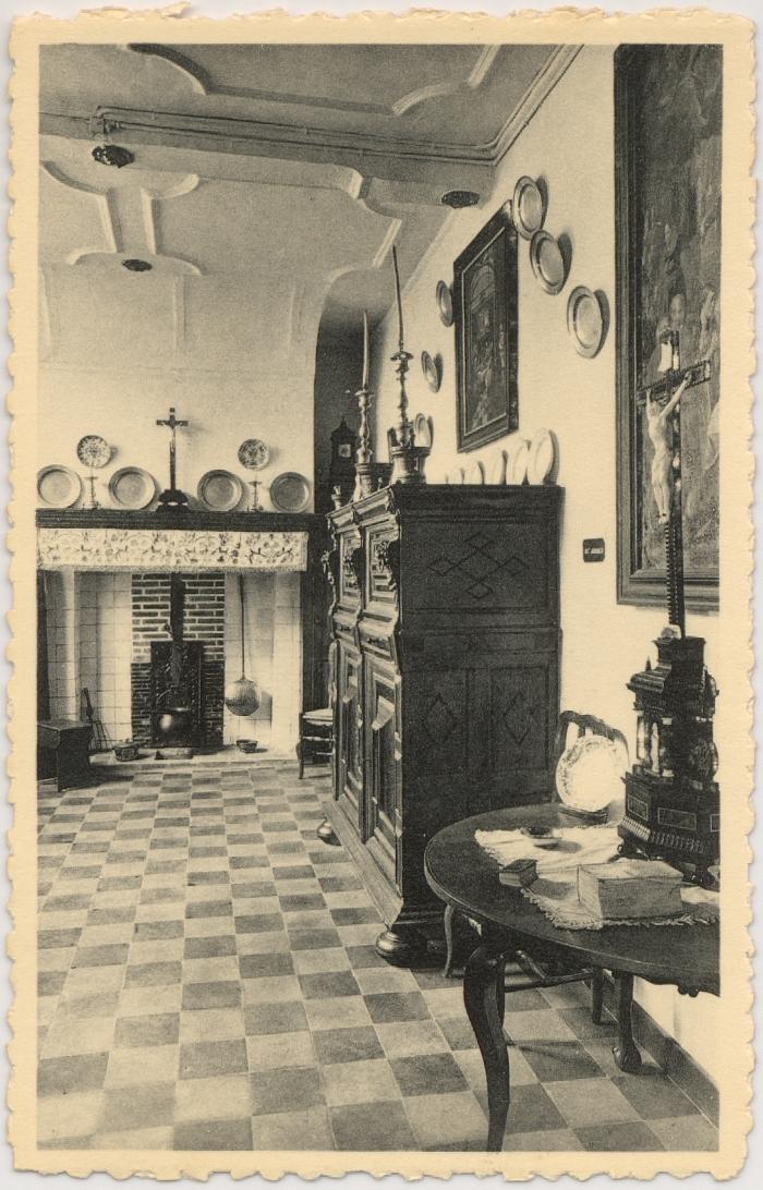 Turnhout Museum van het Begijnhof. Slaapkamer met Hollandse blokkast (XVIIe eeuw).