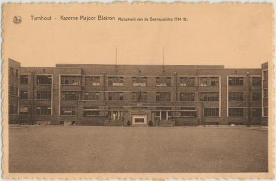 Turnhout - Kazerne Blairon Monument van de Gesneuvelden 1914-18.