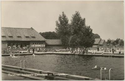 Turnhout. Stadspark Zwemkom en Speelplein