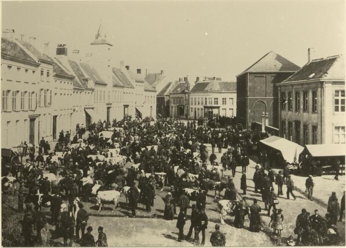 Koemarkt vóór 1904 op Grote Markt