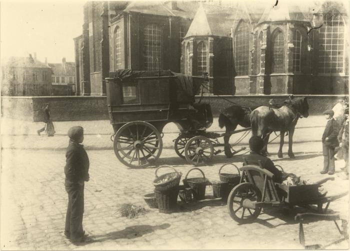 Mallenpost naar Antwerpen op Grote Markt vóór 1904