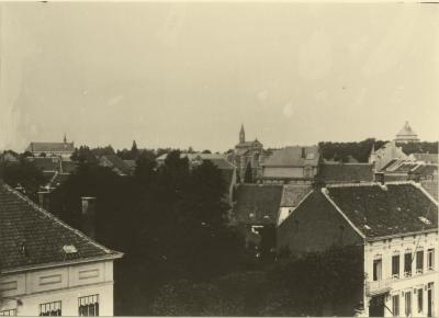 Panoramazicht op kasteel, gasthuiskerk, Begijnhofkerk