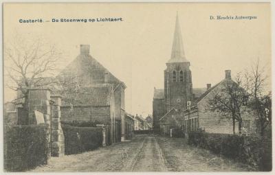 Casterlé. - De Steenweg op Lichtaert.