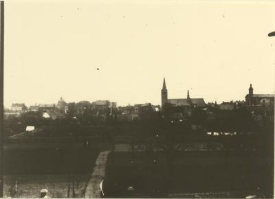 Panoramazicht vanuit Apostoliekenschool op St. Pieterskerk