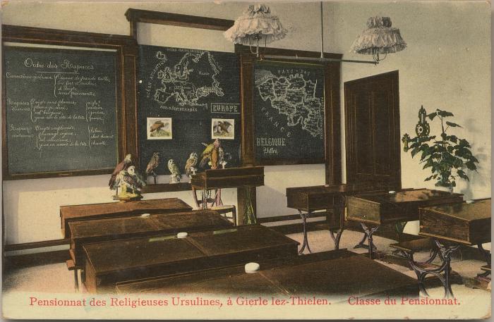 Pensionnat des Religieuses Ursulines, à Gierle lez-Thielen. Classe du Pensionnat.