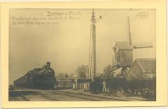 Aankomst van trein in station (afdruk van oude postkaart)