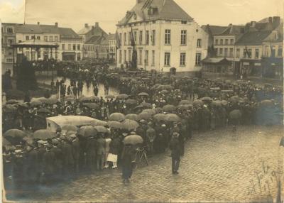 Begrafenis van 2 geëlectrocuteerden (Engelse?) (1919)