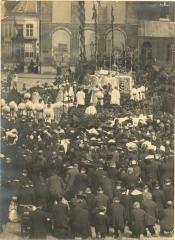 Openlucht mis aan oude zondagse school Grote Markt (1919)