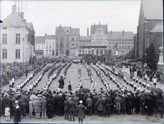 Turnfeest op de Grote Markt