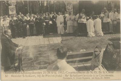 Averbode. - Kroningsfeesten 21-28 Aug. 1910. - Couronnement de N.D. du S. Cœur. Minister Schollaert, bij de Plechtigheid - Mr' Schollaert assiste à la Cérémonie.