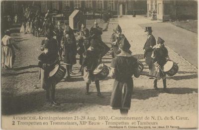 Averbode. - Kroningsfeesten 21-28 Aug. 1910. - Couronnement de N.D. du S. Cœur. Trompetten en Trommelaars, XIIe Eeuw - Trompettes et Tambours