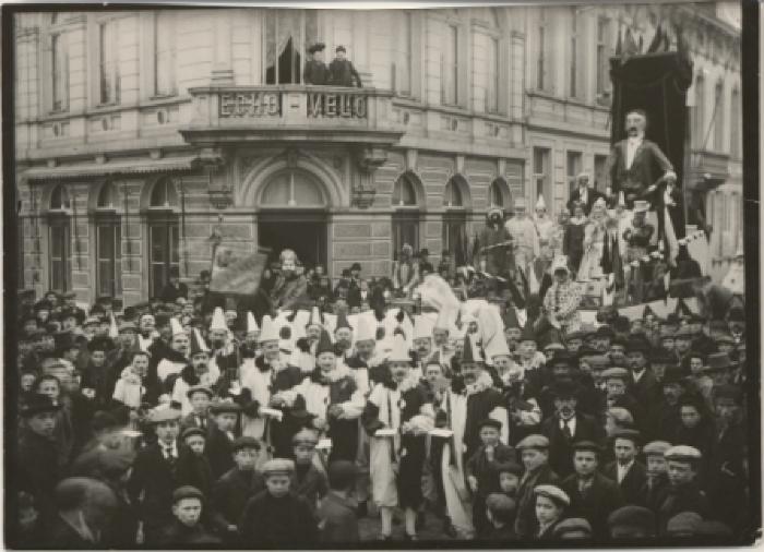 Vastenavondstoet van Echo-Velo voor café Spruyt