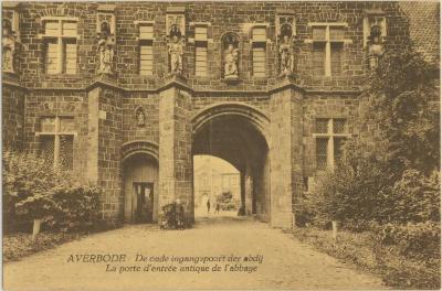 Averbode De oude ingangspoort der abdij La porte d'entrée antique de l'abbaye