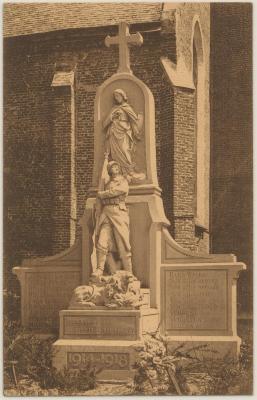 Meerle Standbeeld der Gesneuvelde Soldaten in den oorlog 1914-18.