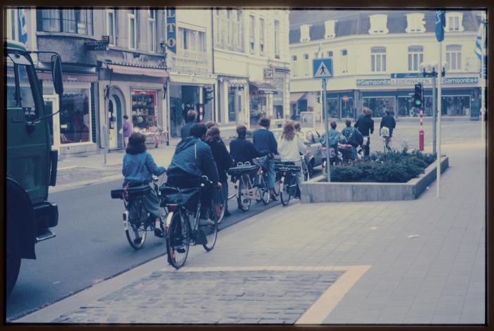 de Merodelei nieuwe stoep en fietsers