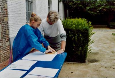 Zomer ateliers "parelweven - textieldruk 4 augustus 2006" gratis rondleiding Taxandriamuseum
