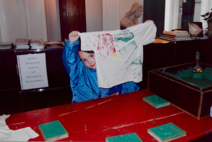 Cultuurmarkt 2006 Antwerpen, tondelzwam, workshop textieldruk Basisschool Centrum 1° leerj. 6 okt. 2006 Taxandriamuseum