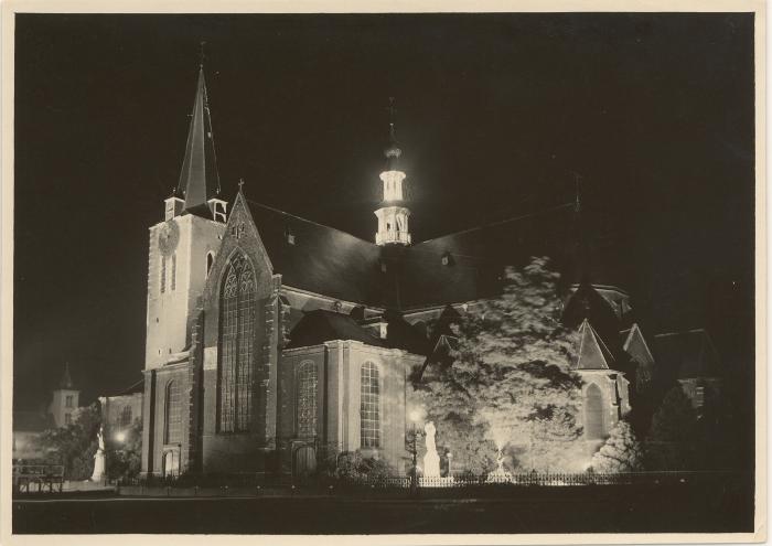 Sint-Pieterskerk / verlicht tijdens onafhanklijkheidsfeesten
