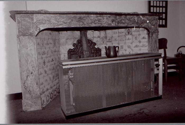 Het "Huis Metten Thoren" voor de restauratie rond 1980/ Nu het Taxandriamuseum