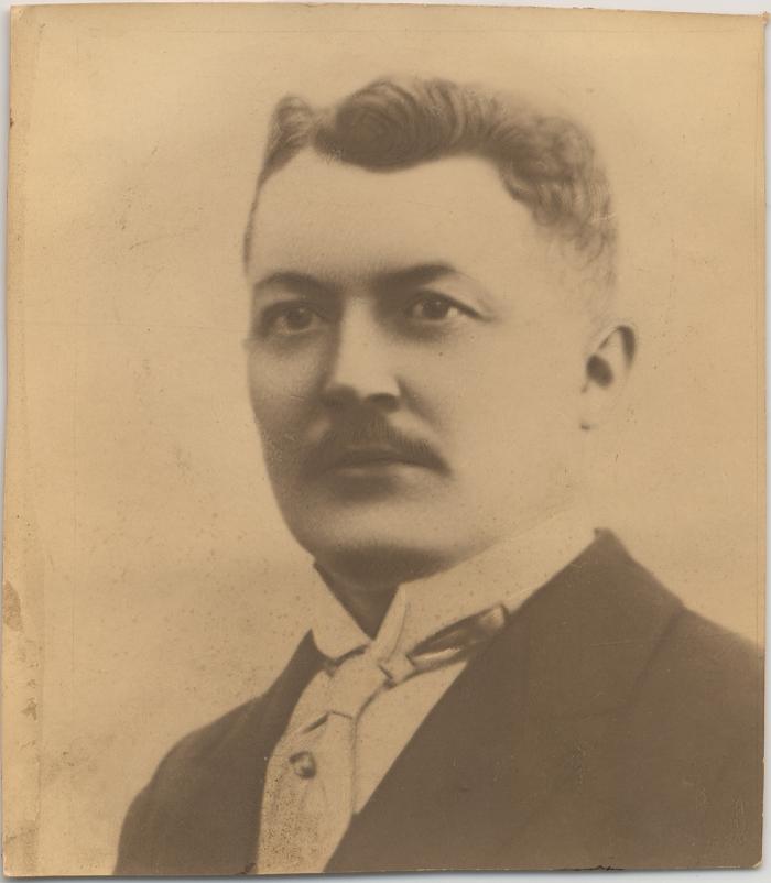 Vereniging Wezentroost / Portret L. Luyts