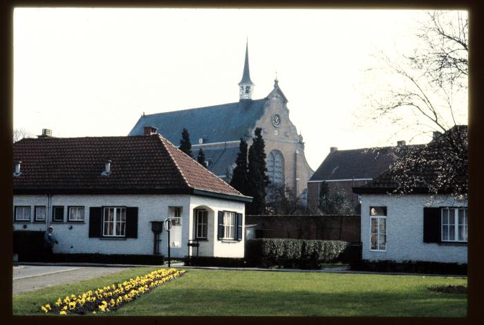Het Sint-Beggaplein op de Heilig Kruiskerk van het begijnhof te Turnhout.