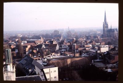 Panoramisch zicht op het westen van Turnhout (de Heilig Hartkerk, de de Merodelei, de OLV Middelares kerk en het torentje van het stadhuis.