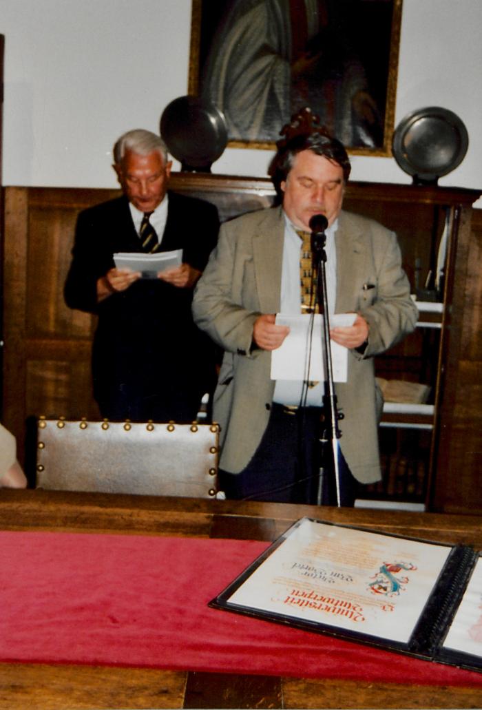 Tentoonstelling 3 vrouwen op het Begijnhof 27 juni - juli 2002 Winefrida Levi, Joke Vandenbrandt, Leona Sels Begijnhofmuseum