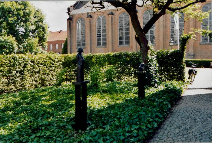 Tentoonstelling 3 vrouwen op het Begijnhof 27 juni - juli 2002 Winefrida Levi, Joke Vandenbrandt, Leona Sels Begijnhofmuseum