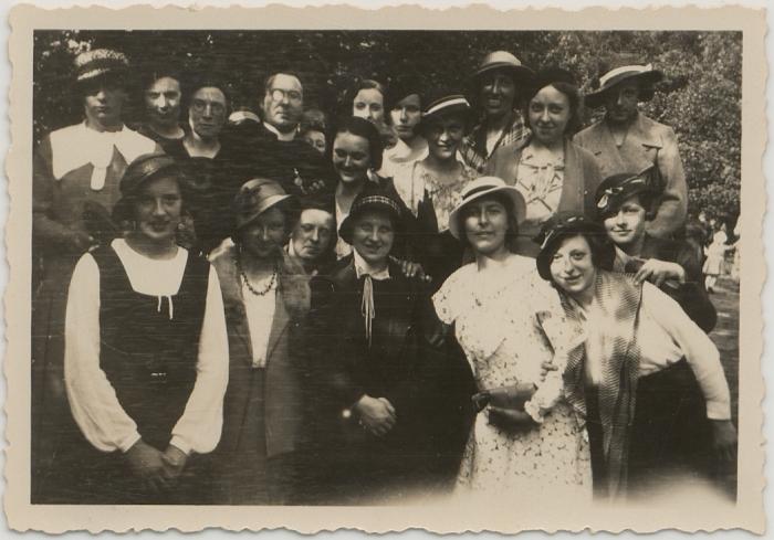 O.L. Vrouw Middelares parochie / dameskoor te Meersel dreef