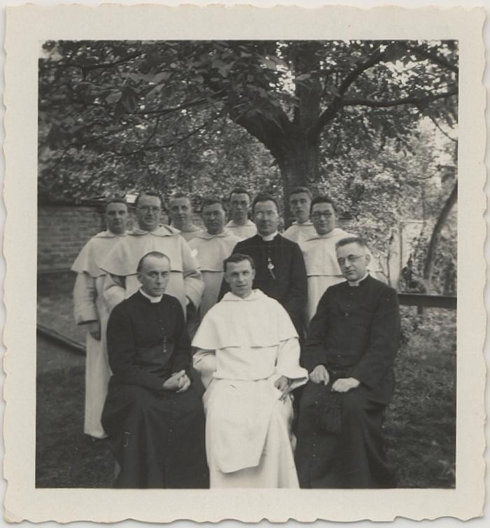 O.L. Vrouw Middelares / Pastoor Nuyts  eerste mis pater Verwilt