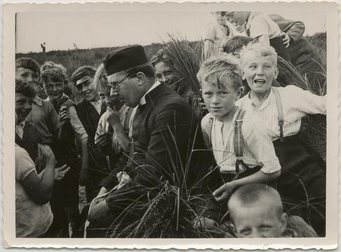 O.L. Vrouw Middelares / Pastoor Nuyts in vakantieschool