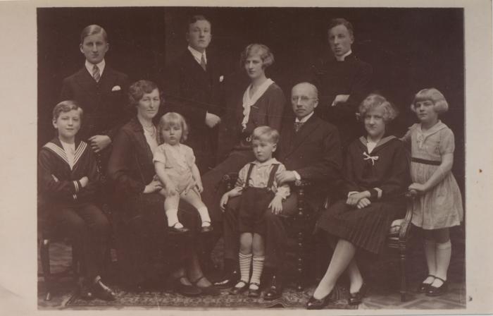 Familieportret / Familie J. Misonne-Boone J.