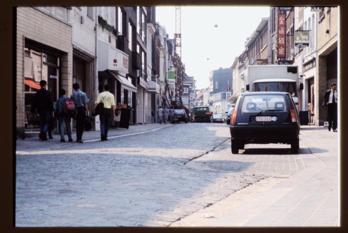 Zicht op de Otterstraat, richting Grote Markt, te Turnhout.