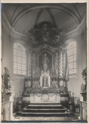 Kerk / interieur / altaar
