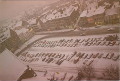 Grote Markt / Panoramafoto winter op parkeerplaatsen
