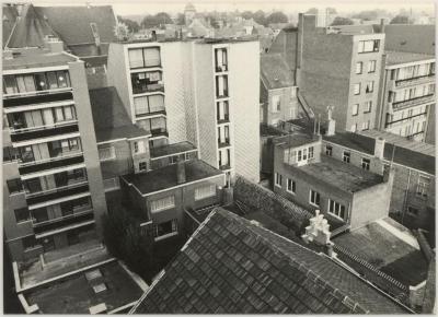 Panoramazicht daken en gebouwen rondom Grote Markt (±1975)
