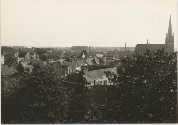 Zicht over daken en huizen in Turnhout
