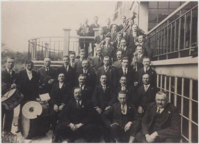 Groepsfoto Turnhoutse muziekmaatschappij 1927
