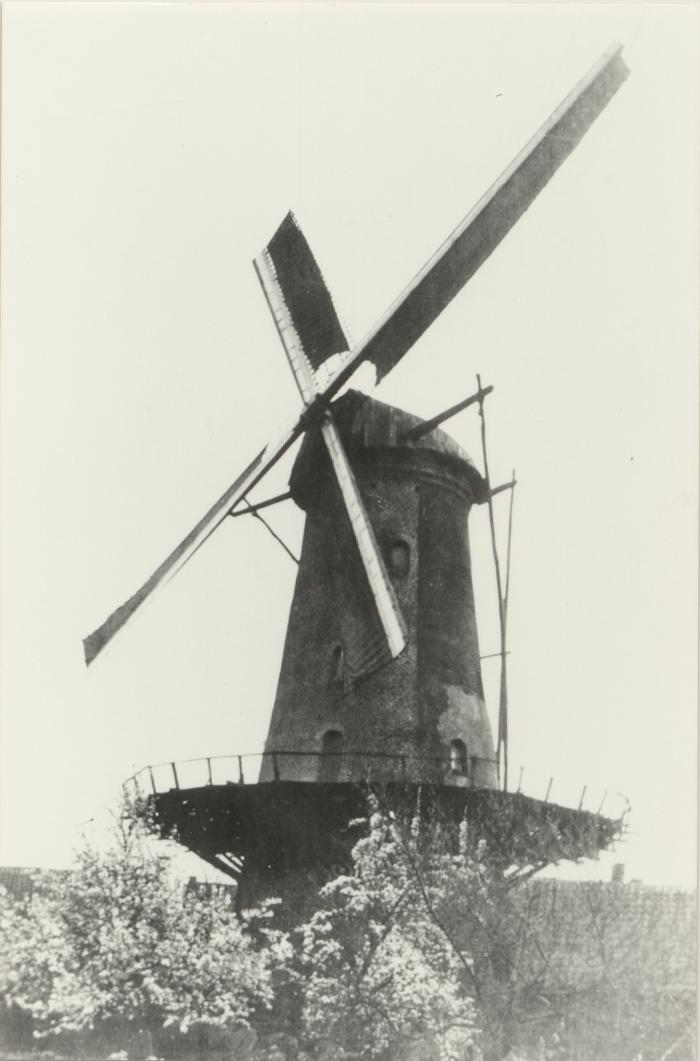 Stenen windmolen / Goormolen / Stwg. op Oosthoven
