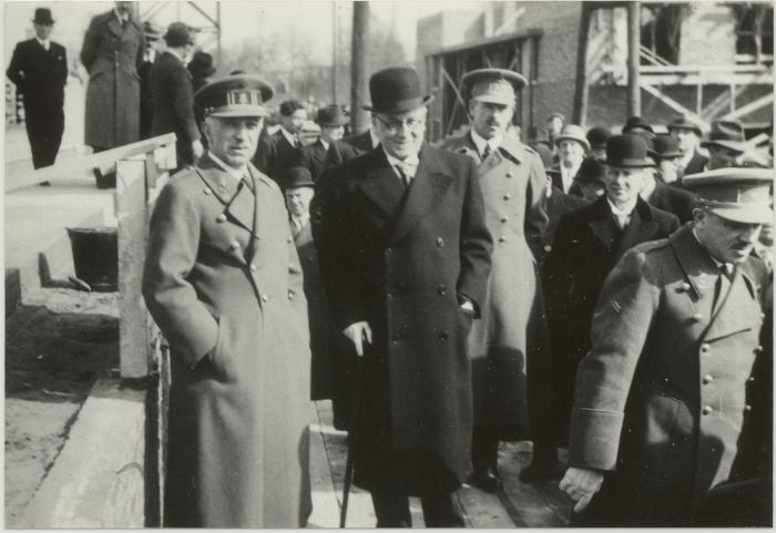 Foto album Burgemeester Van Hoeck
