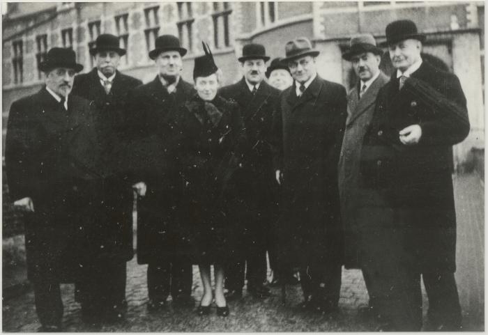 Foto album Burgemeester Van Hoeck
