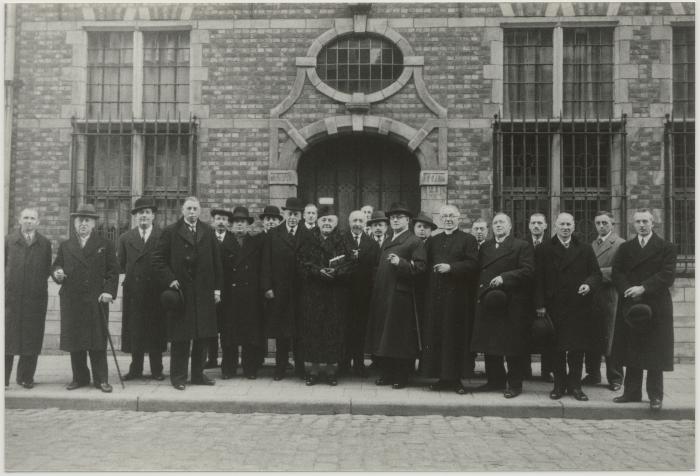 Foto album Burgemeester Van Hoeck
